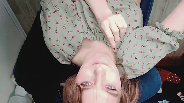 Snapshot of CranberryHot chatting on March 2026 05:57:01 AM CranberryHot online show from March 2026 05:57:01 AM