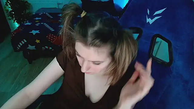 CranberryHot online show from April 2026 08:58:02 PM