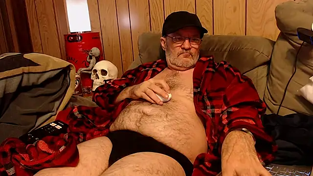 Snapshot of snickers1 chatting on November 2025 04:33:02 AM snickers1 online show from November 2025 04:33:02 AM