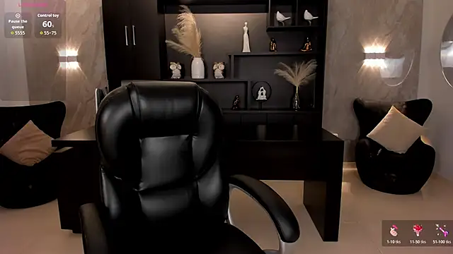 MorganHicks online show from October 2025 07:16:01 PM