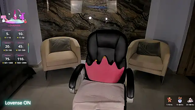 DannieSmith1 online show from December 2025 11:03:02 PM