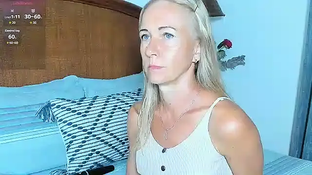 Christine 35 online show from February 2026 12:01:02 PM