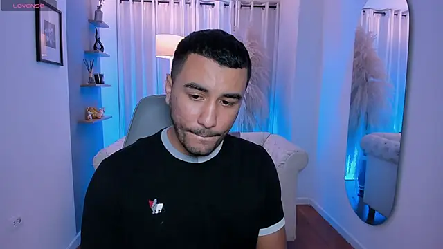 Nick Moca online show from November 2025 10:53:02 PM