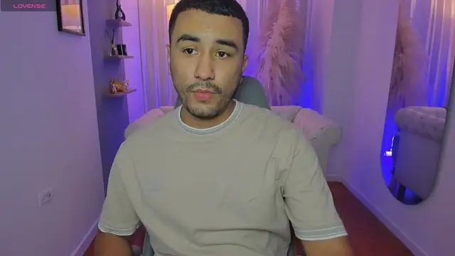 Nick Moca online show from November 2025 08:33:02 PM