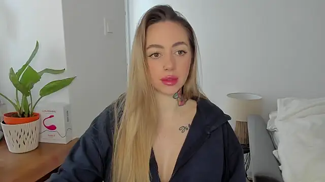 Snapshot of sexyCoralie chatting on January 2025 07:36:01 AM sexyCoralie online show from January 2025 07:36:01 AM