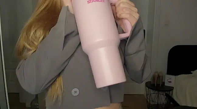 Snapshot of sexyCoralie chatting on February 2025 06:06:01 PM sexyCoralie online show from February 2025 06:06:01 PM