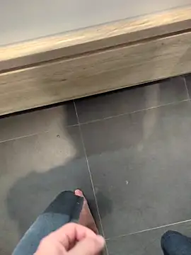 Snapshot of BisexDreams chatting on January 2025 05:54:01 AM BisexDreams online show from January 2025 05:54:01 AM