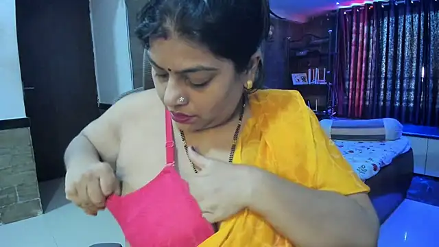 Snapshot of tarivishu23 chatting on October 2025 01:52:02 AM tarivishu23 online show from October 2025 01:52:02 AM