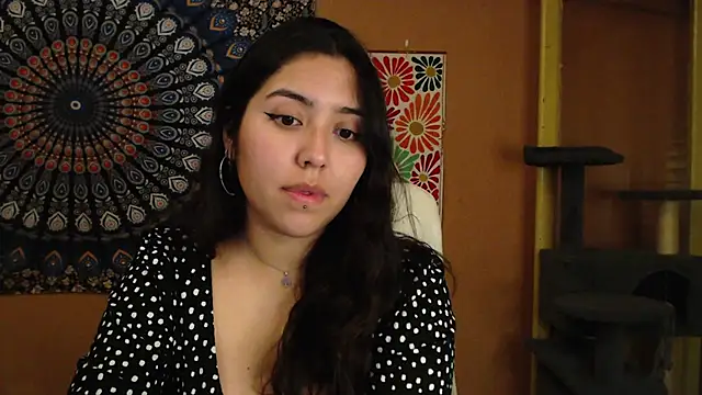 Snapshot of IntimateTales chatting on December 2024 08:53:01 PM IntimateTales online show from December 2024 08:53:01 PM