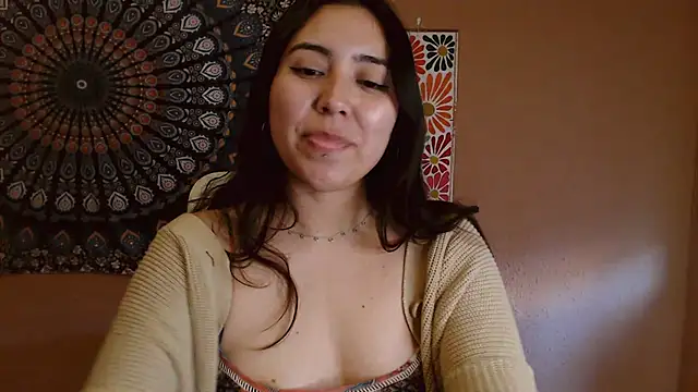 Snapshot of IntimateTales chatting on January 2025 04:04:01 PM IntimateTales online show from January 2025 04:04:01 PM