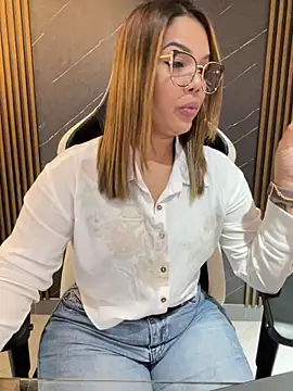 Snapshot of KellyBrooklyn_ chatting on December 2025 05:10:02 PM KellyBrooklyn online show from December 2025 05:10:02 PM