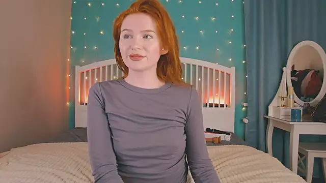 Snapshot of GingerArin chatting on December 2025 11:30:02 AM GingerArin online show from December 2025 11:30:02 AM