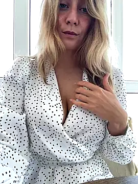 Snapshot of Puzdosia chatting on October 2025 10:34:02 AM Puzdosia online show from October 2025 10:34:02 AM