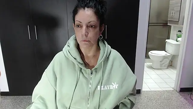 Snapshot of mijal_queen chatting on November 2025 03:16:02 AM mijal queen online show from November 2025 03:16:02 AM