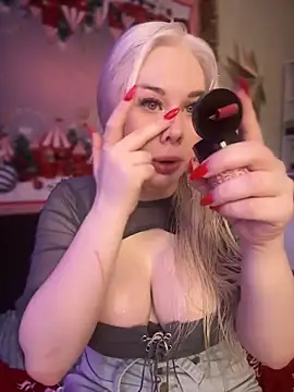 LaraHollywood online show from December 2024 07:24:01 AM