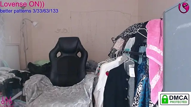 Snapshot of sweet_cute_cat chatting on November 2025 08:43:02 PM sweet cute cat online show from November 2025 08:43:02 PM