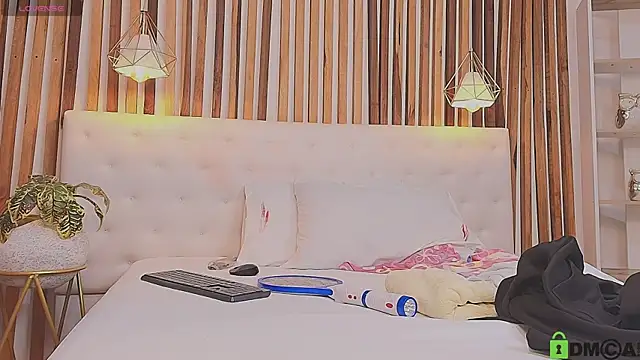 valerie lya online show from April 2026 01:33:02 PM