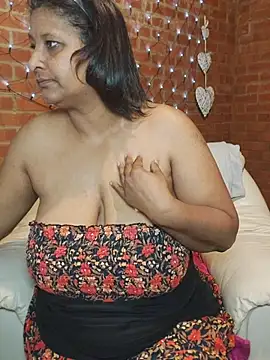 Lilybanx online show from June 2026 09:28:02 PM