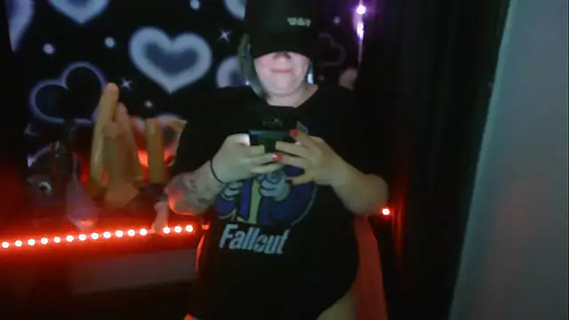 HoneyChambers online show from March 2026 10:48:01 PM