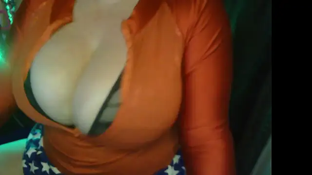 HoneyChambers online show from July 2026 02:40:01 AM