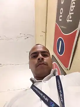 Vickyrajput009 online show from April 2026 04:08:01 PM