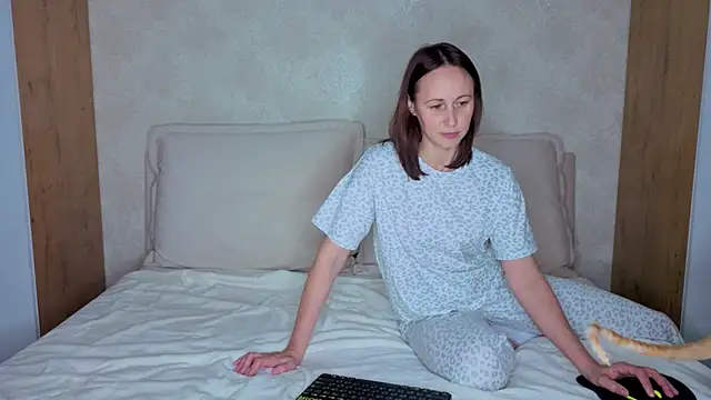 sweeetgirls2021 online show from February 2026 03:05:02 PM