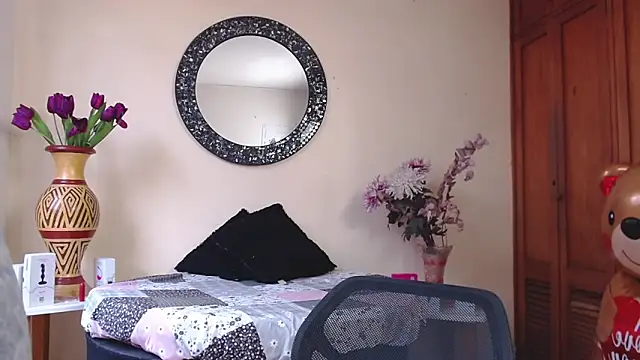 NicoleSantana online show from February 2026 07:56:02 PM