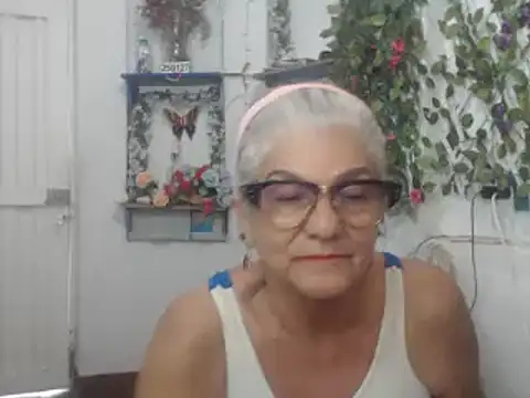 FunnyGrandma online show from January 2025 09:22:01 PM