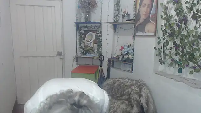 FunnyGrandma online show from October 2025 02:36:02 AM