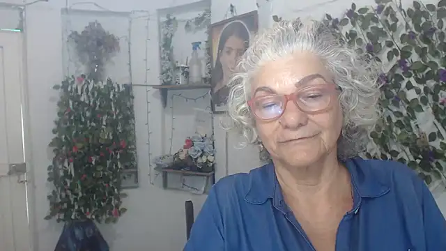 FunnyGrandma online show from November 2025 08:03:01 PM