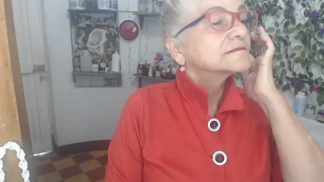 FunnyGrandma online show from April 2026 10:37:02 PM