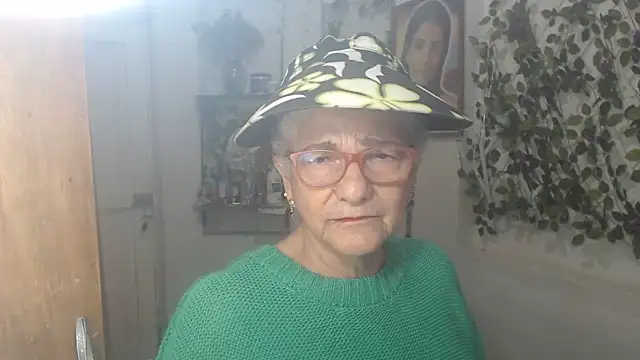 FunnyGrandma online show from June 2026 10:38:02 PM