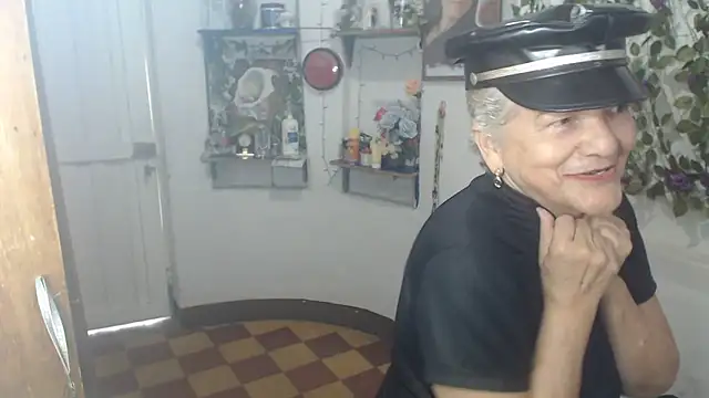 FunnyGrandma online show from June 2026 07:40:02 PM