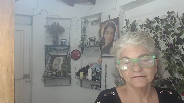 FunnyGrandma online show from July 2026 01:56:01 AM