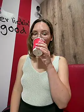 The Snowwhitee online show from July 2026 09:05:01 AM