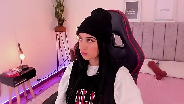 EmmyEvans1 online show from March 2025 07:27:02 PM