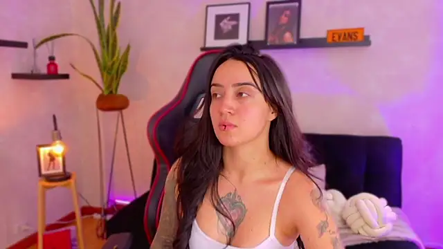 EmmyEvans1 online show from February 2026 07:37:01 PM