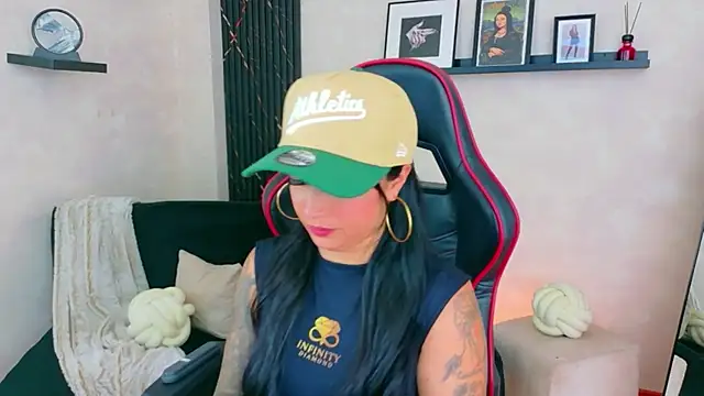 EmmyEvans1 online show from May 2026 07:43:01 PM