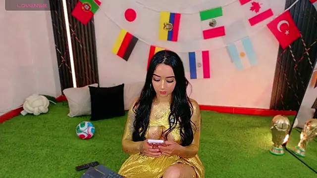 EmmyEvans1 online show from June 2026 07:24:02 PM