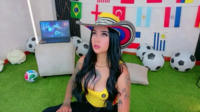 EmmyEvans1 online show from June 2026 07:26:02 PM