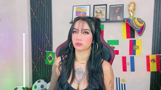 EmmyEvans1 online show from June 2026 07:29:01 PM