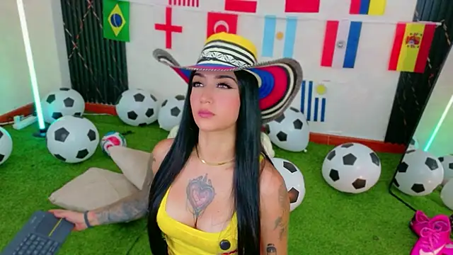 EmmyEvans1 online show from July 2026 07:31:01 PM