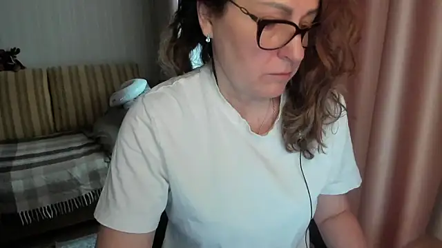 lauraoven online show from April 2026 07:28:01 AM