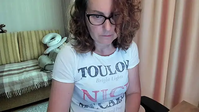 lauraoven online show from June 2026 07:18:01 AM