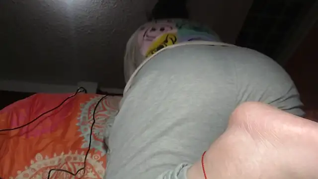 prettyangelsquirt online show from April 2026 12:00:01 AM