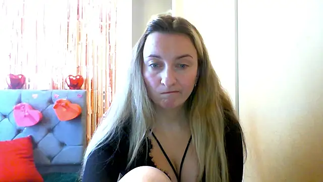 SusanCurt online show from February 2026 12:01:01 PM