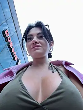 Snapshot of Wet__Bunny chatting on June 2026 06:12:02 AM Wet Bunny online show from June 2026 06:12:02 AM