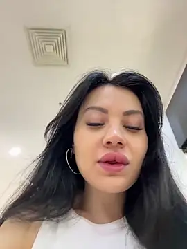 Snapshot of Wet__Bunny chatting on June 2026 06:15:02 AM Wet Bunny online show from June 2026 06:15:02 AM
