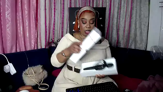 crystalbxx online show from April 2026 12:42:02 AM