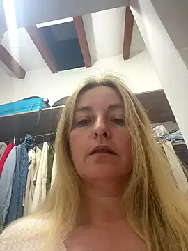 moniquerainx online show from December 2025 11:42:01 PM